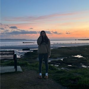 Meet your Posher, Emily